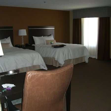 Hampton Inn And Suites Pueblo/North Buitenkant foto