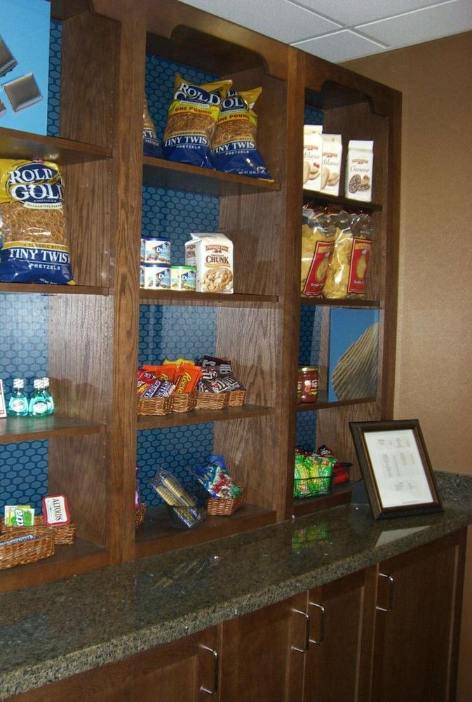 Hampton Inn And Suites Pueblo/North Buitenkant foto